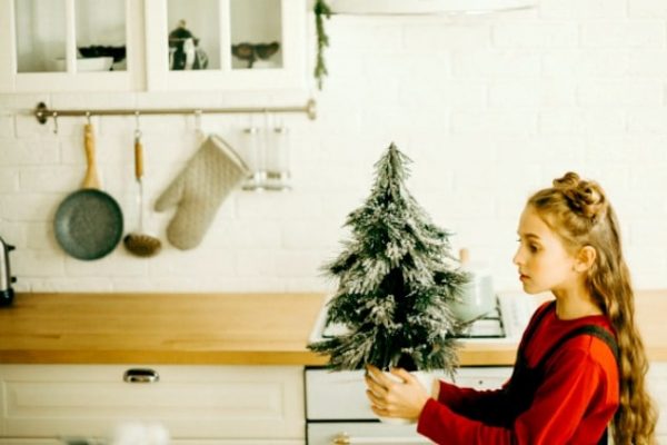 Christmas Traditions and 13 Christmas Around the World Lesson Plans